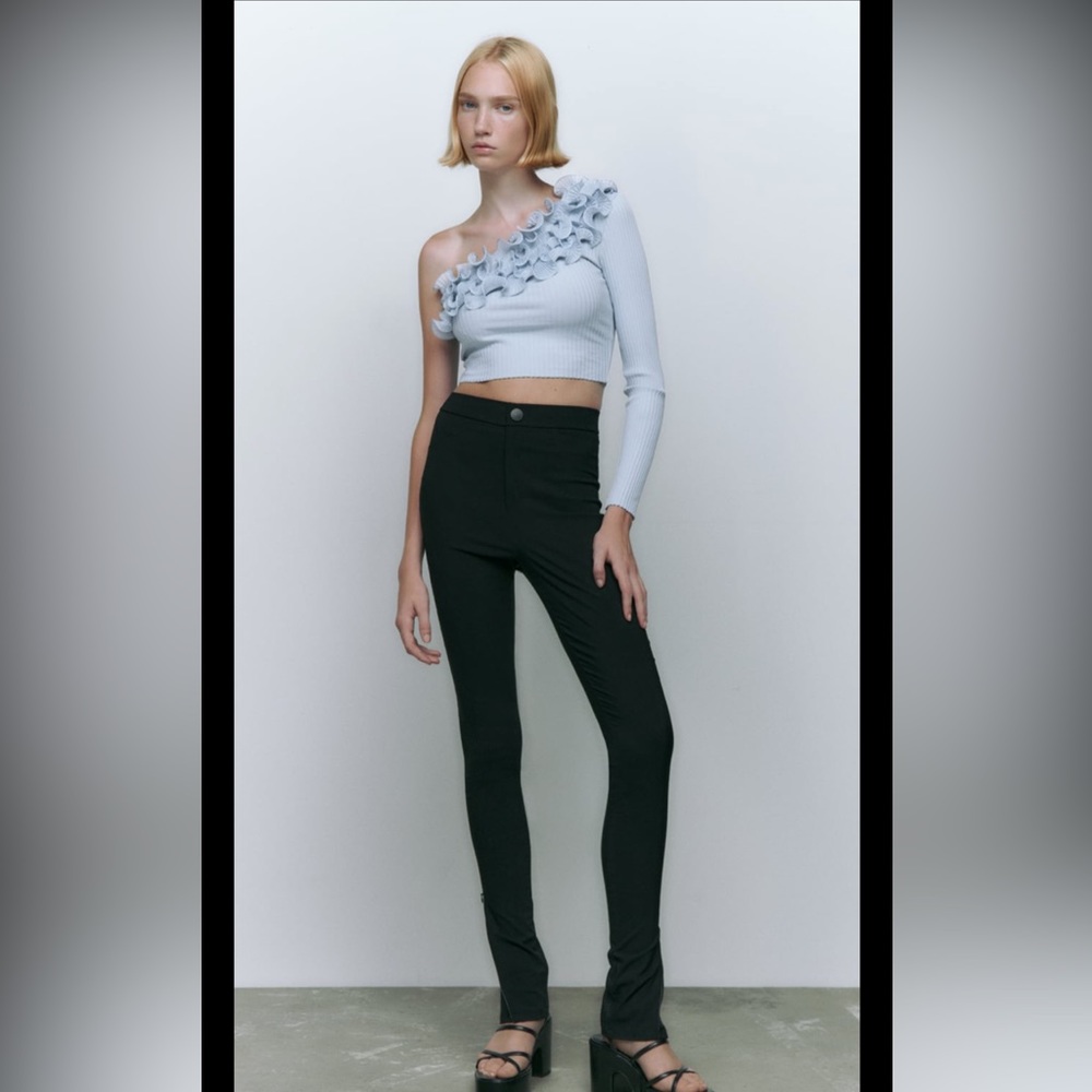 NWT ZARA Asymmetrical Blue Off Shoulder & Long Sleeve Top - Picture 2 of 12